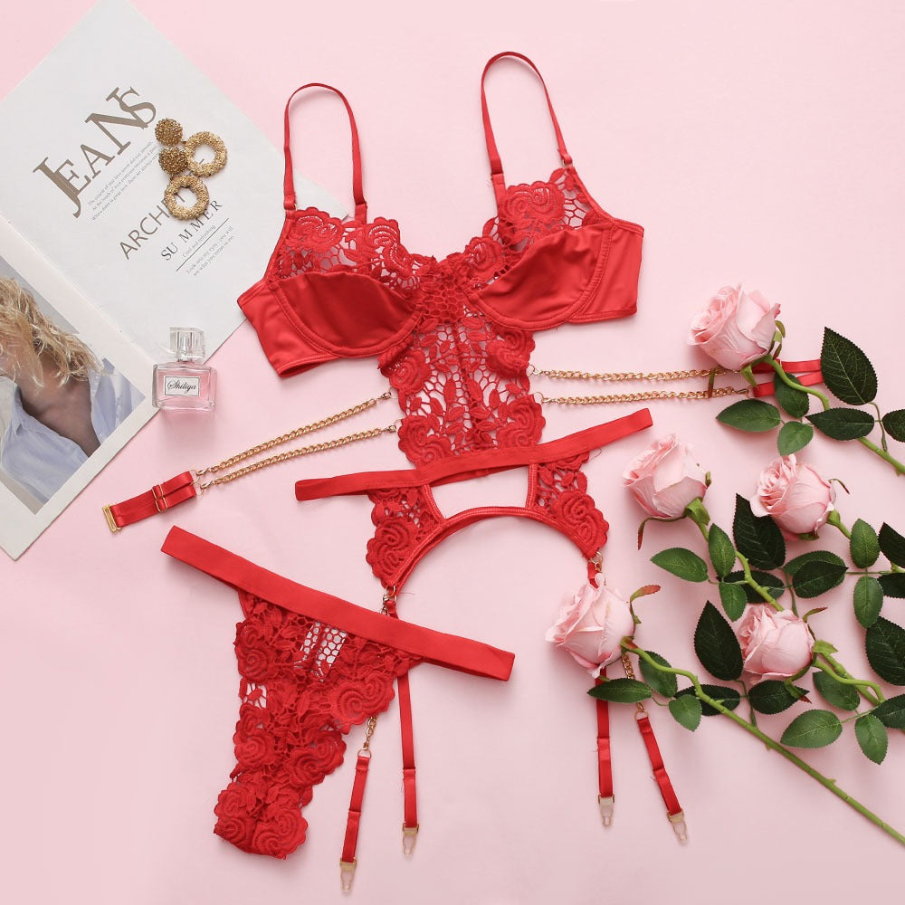 Ensemble 3 pièces- soutien-gorge en dentelle, porte-jarretelles et string assorti