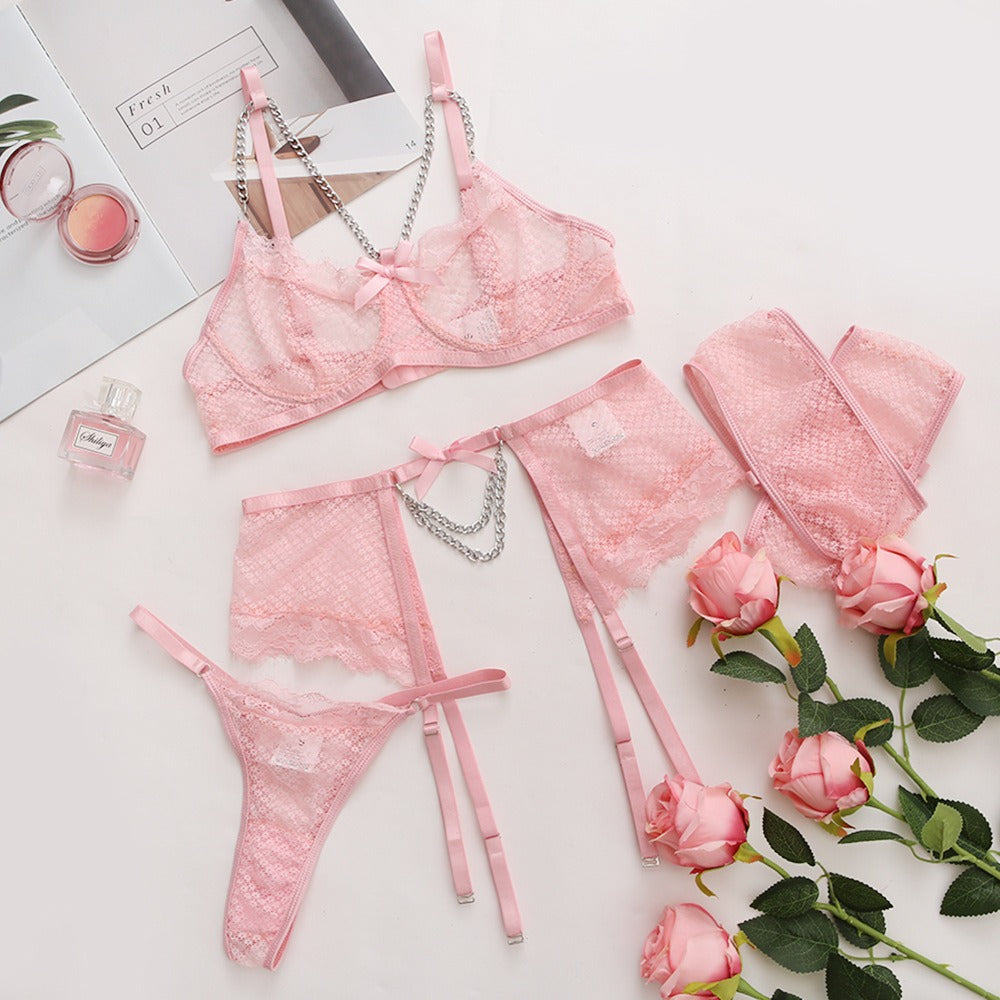 Ensemble Lingerie 3 pièces transparent - Soutien-gorge, string et porte-jarretelle - chaînette à la taille et au décolleté