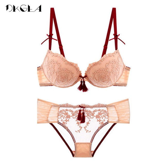 Push-up bra and panty set