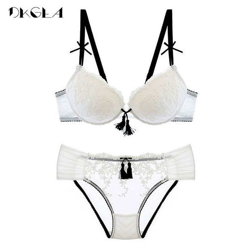 Push-up bra and panty set