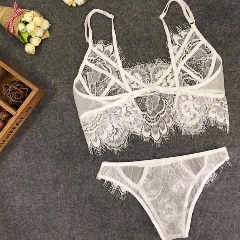 Ensemble lingerie en dentelle - brassière et string assorti