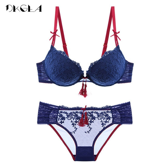 Push-up bra and panty set